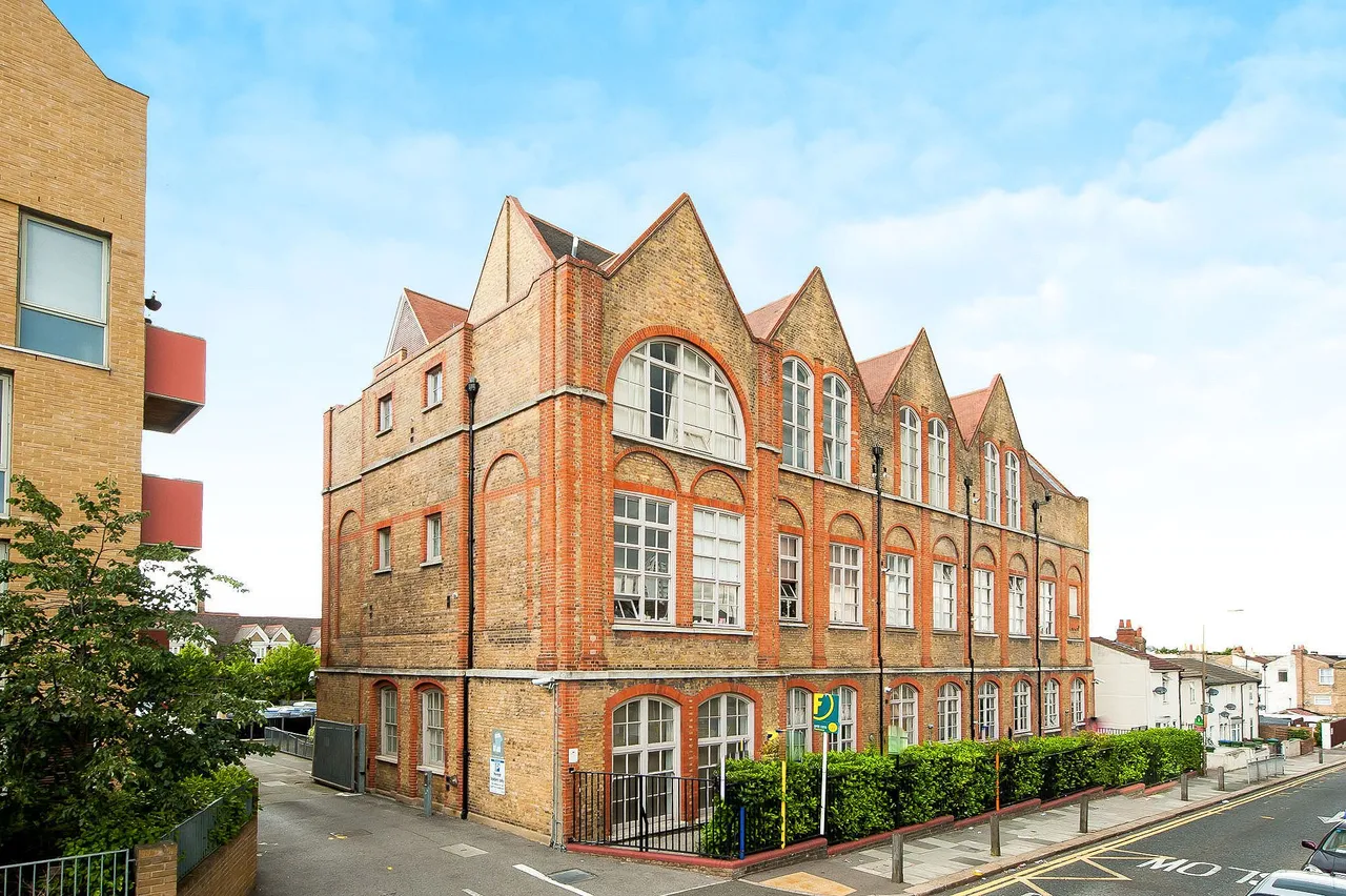 1 bed flat for sale — Flat 21 Schoolhouse Yard, Bloomfield Road, London
