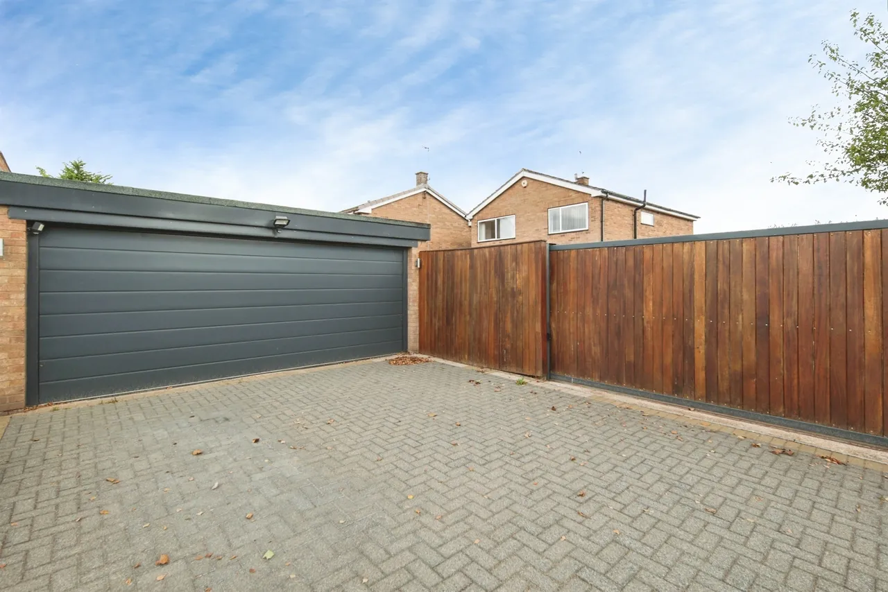 Beverley Close, Balsall Common, CV7, photo 11
