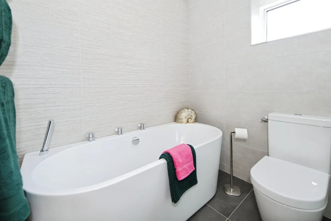Beverley Close, Balsall Common, CV7, photo 22