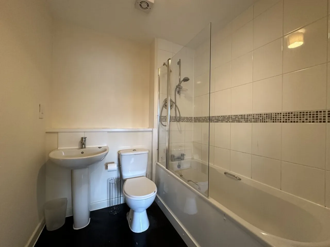Quayside Drive, CO2, photo 7