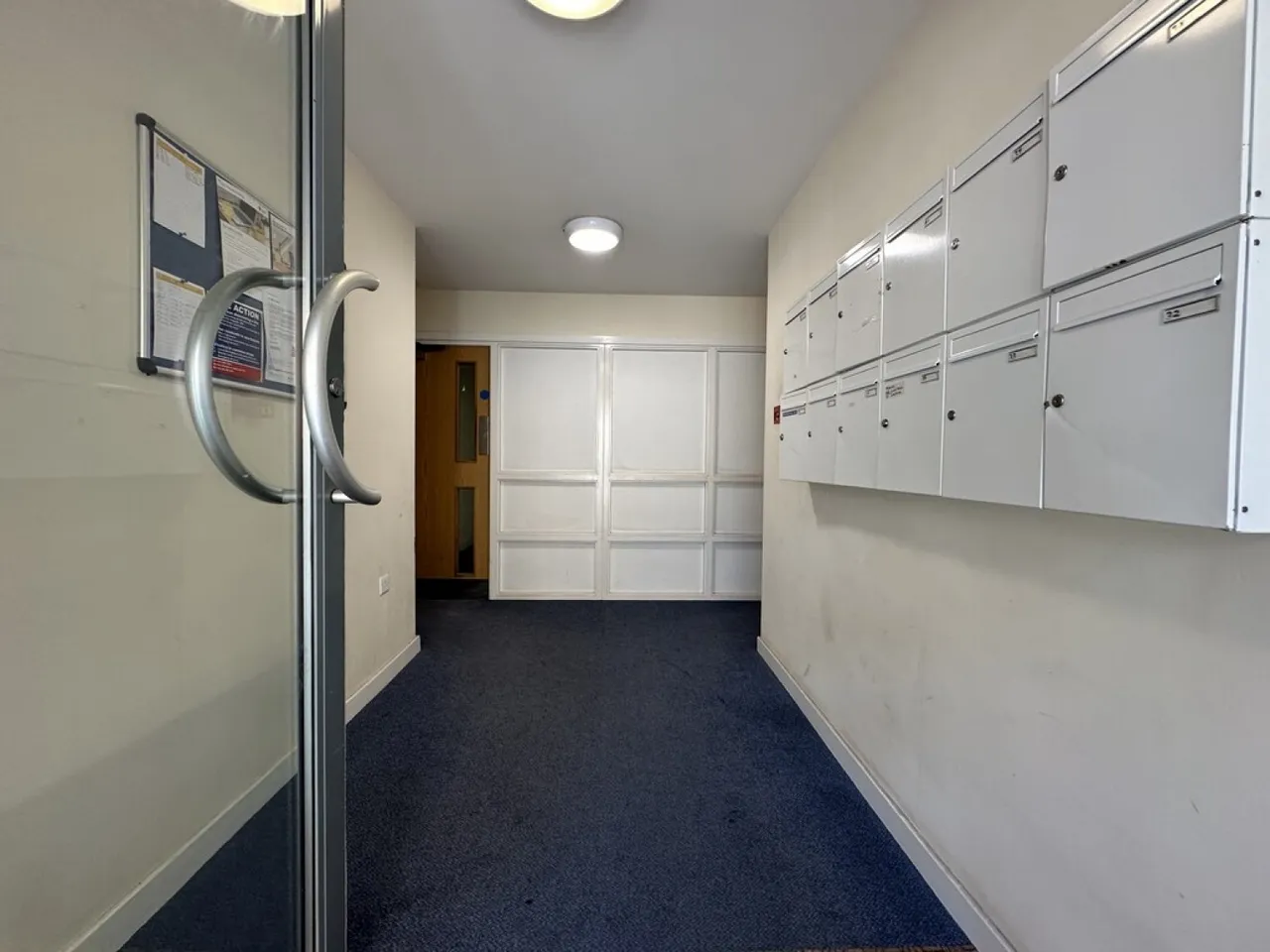 Quayside Drive, CO2, photo 2