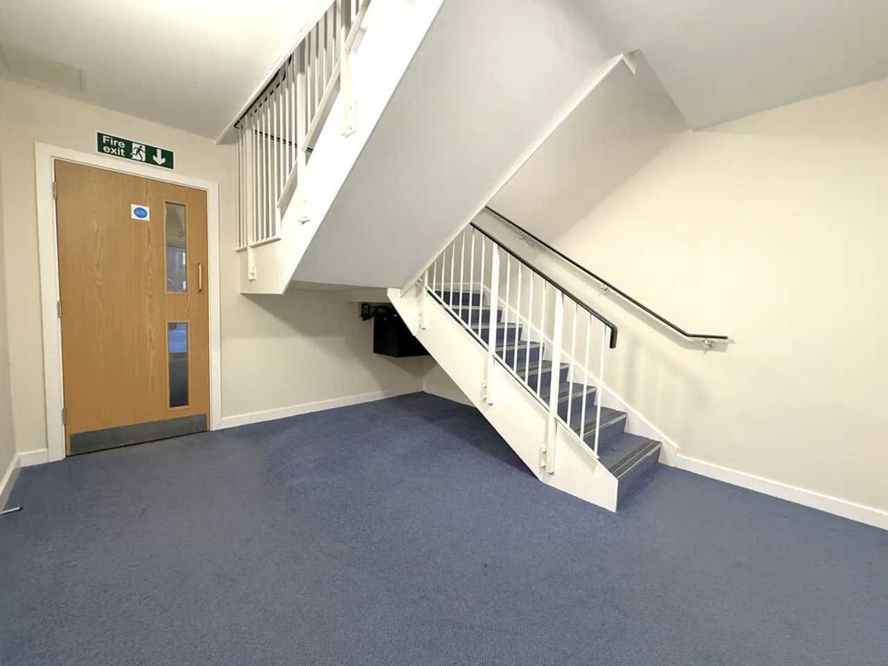 Quayside Drive, CO2, photo 8