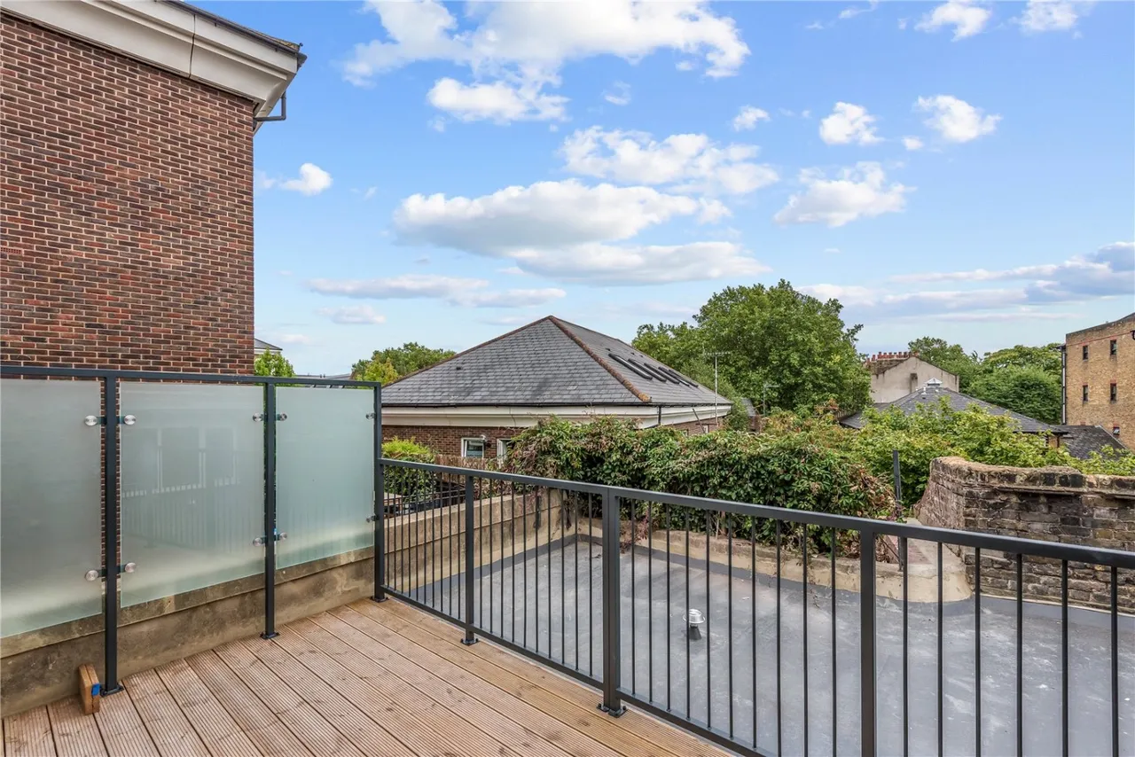 2 bed flat to rent, Essex Road, Angel, N1