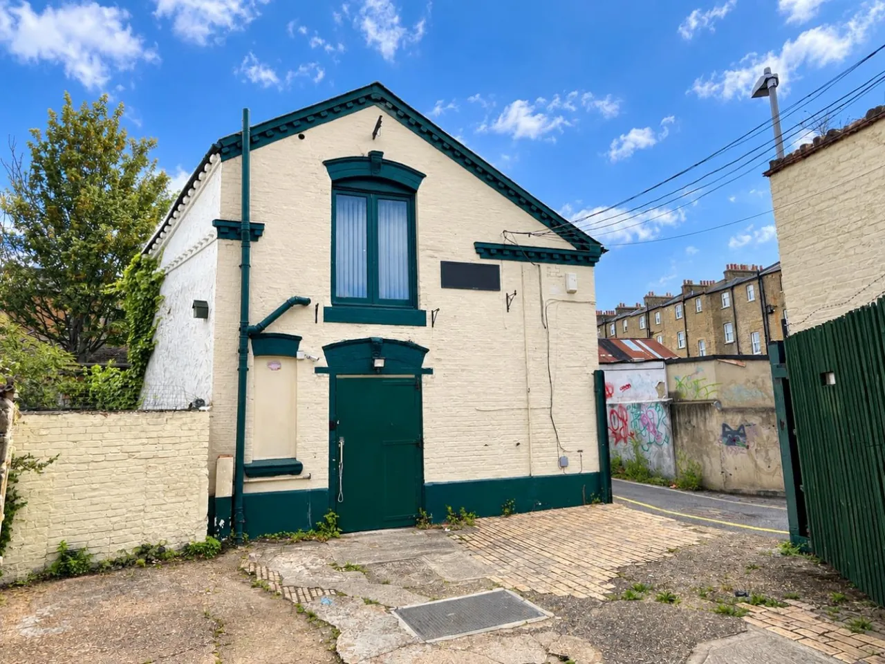 accommodation to rent, East Crescent Road, Gravesend, DA12