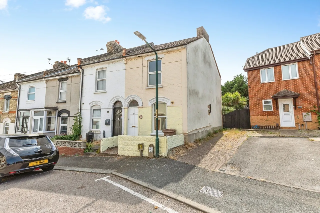 3 bed house for sale, Kitchener Road, Rochester, ME2