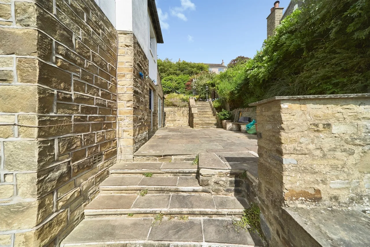 Ridgemount Road, Riddlesden, BD20, photo 17