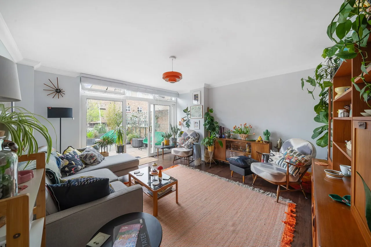 2 bed flat for sale — Lorrimore Square, Kennington, SE17