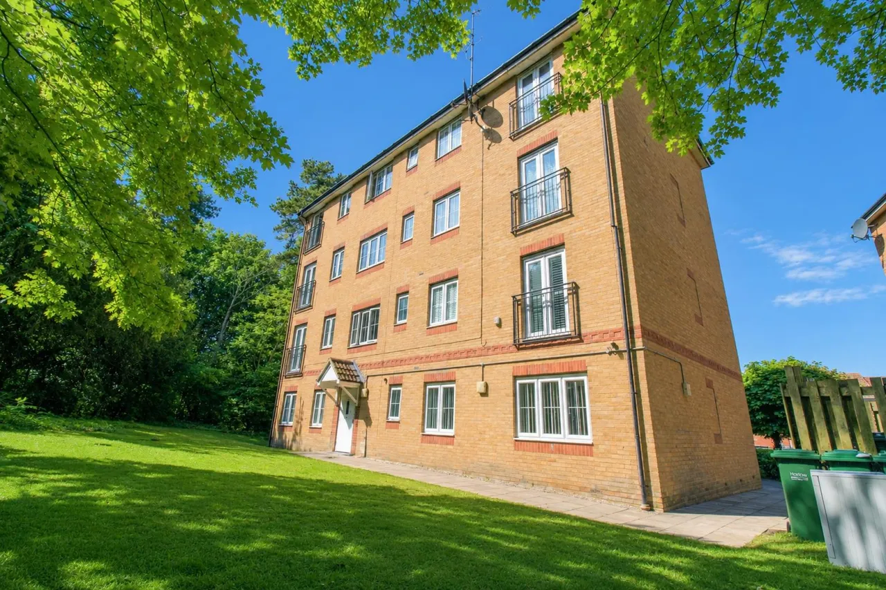 2 bed flat for sale, Bromley Close, Harlow, CM20