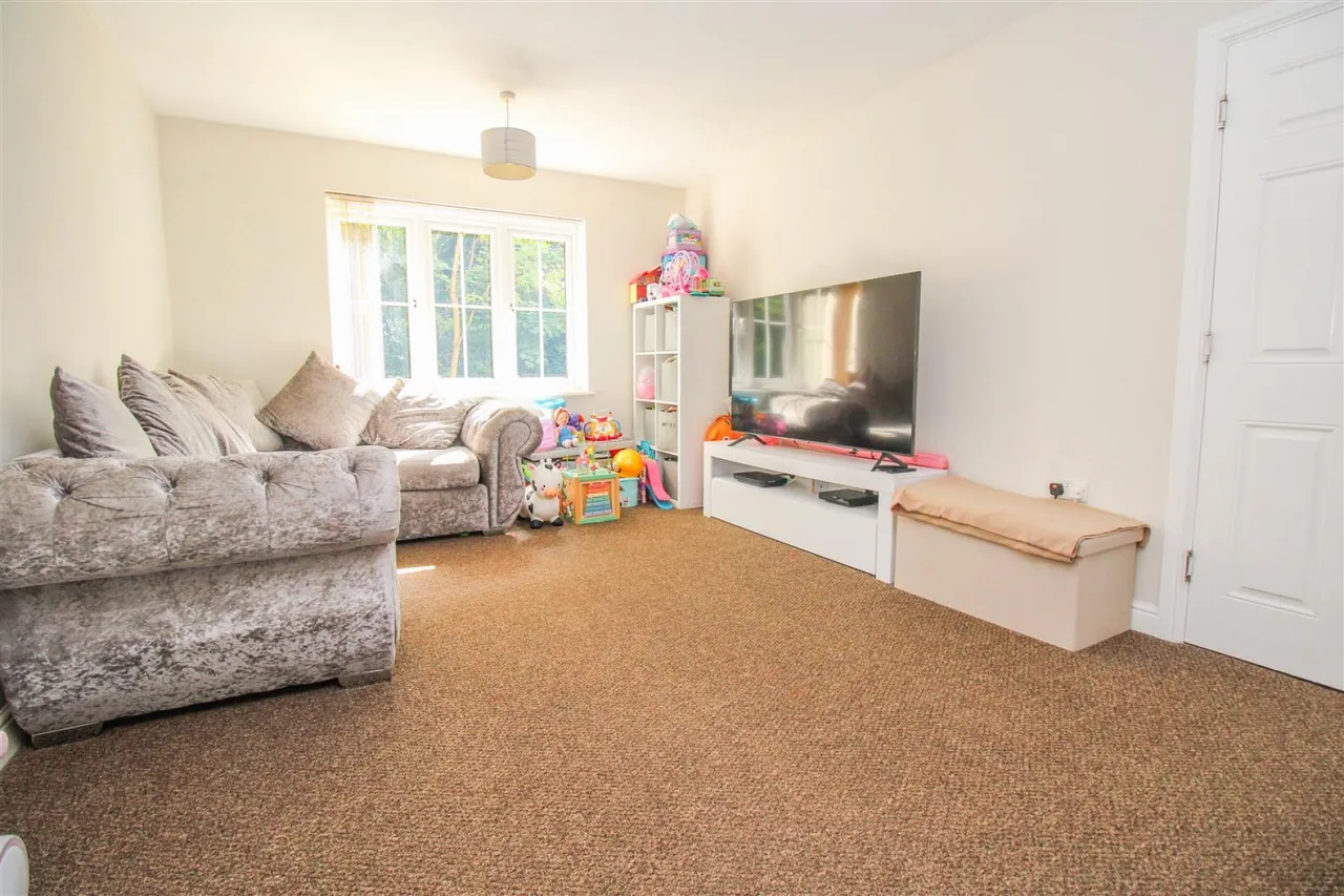 Bromley Close, Harlow, CM20, photo 2