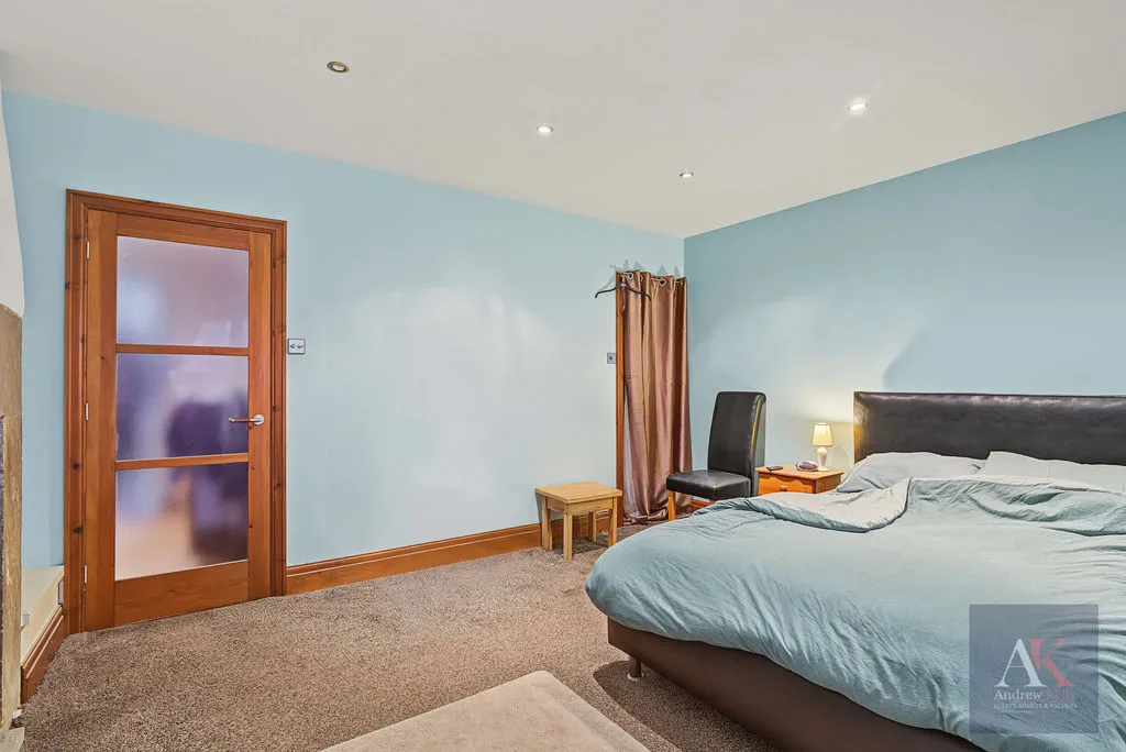 Dewhirst Road, Rochdale, OL12, photo 9