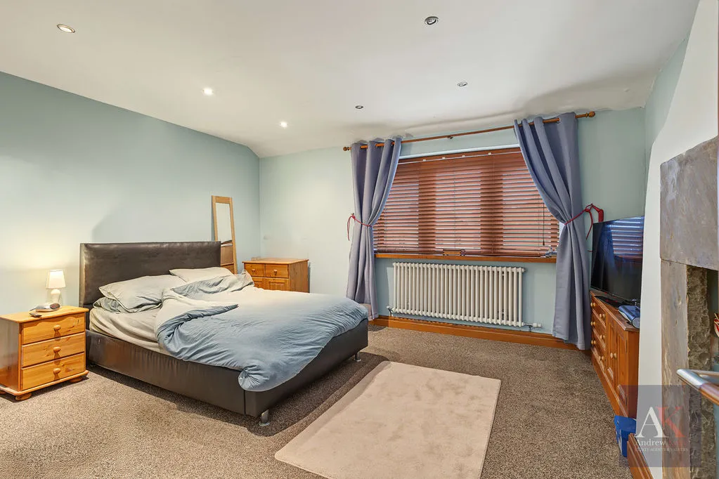 Dewhirst Road, Rochdale, OL12, photo 8