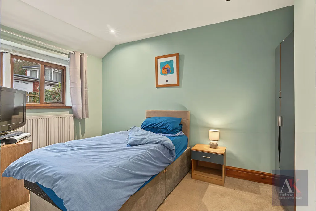 Dewhirst Road, Rochdale, OL12, photo 10