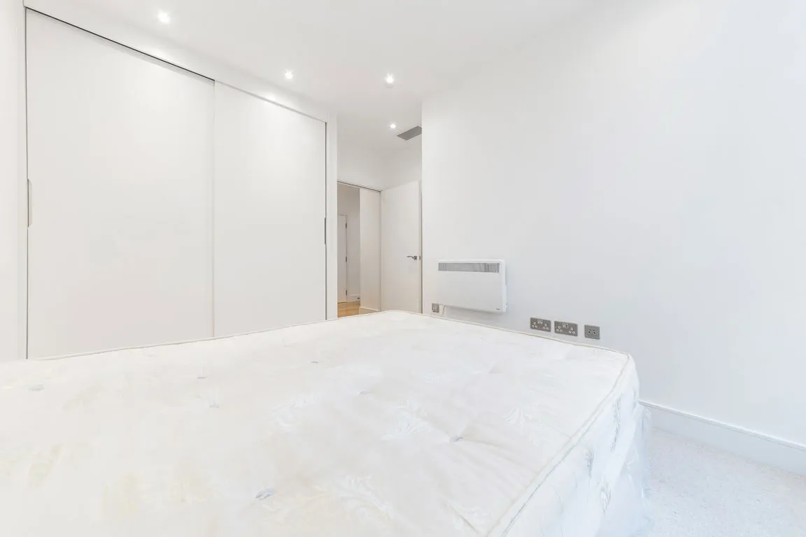 Staines Road, Hounslow, photo 6