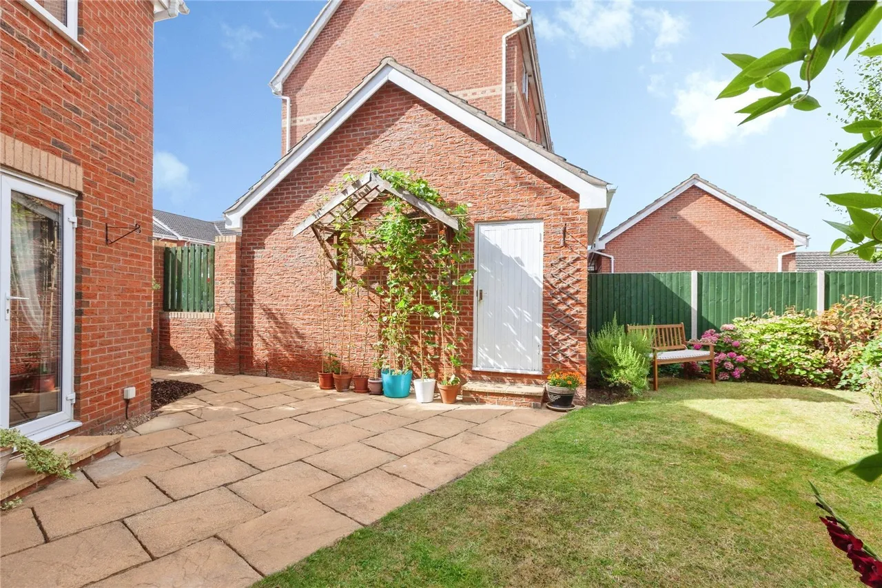 Carrington Road, Hamilton, LE5, photo 16