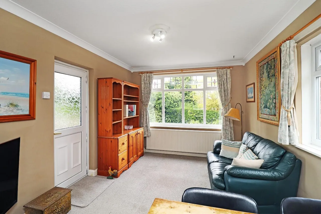 Hale Road, Hale Barns, Cheshire WA15 8TD, photo 8