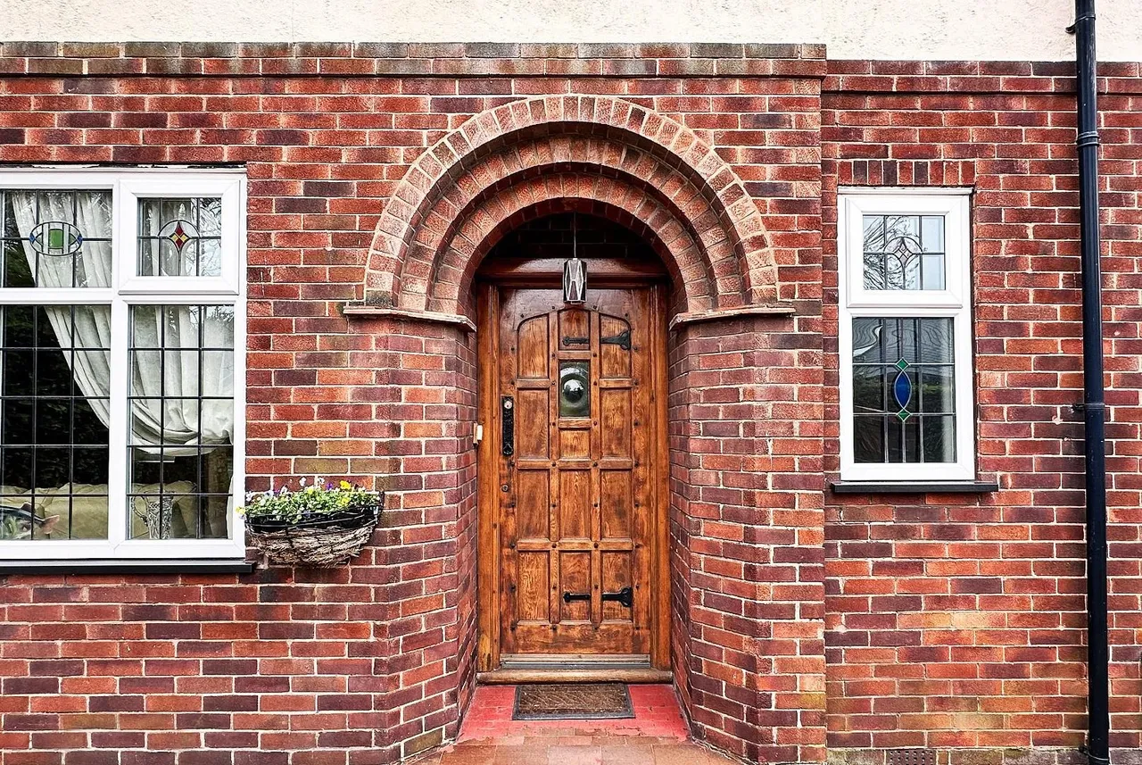 Hale Road, Hale Barns, Cheshire WA15 8TD, photo 25