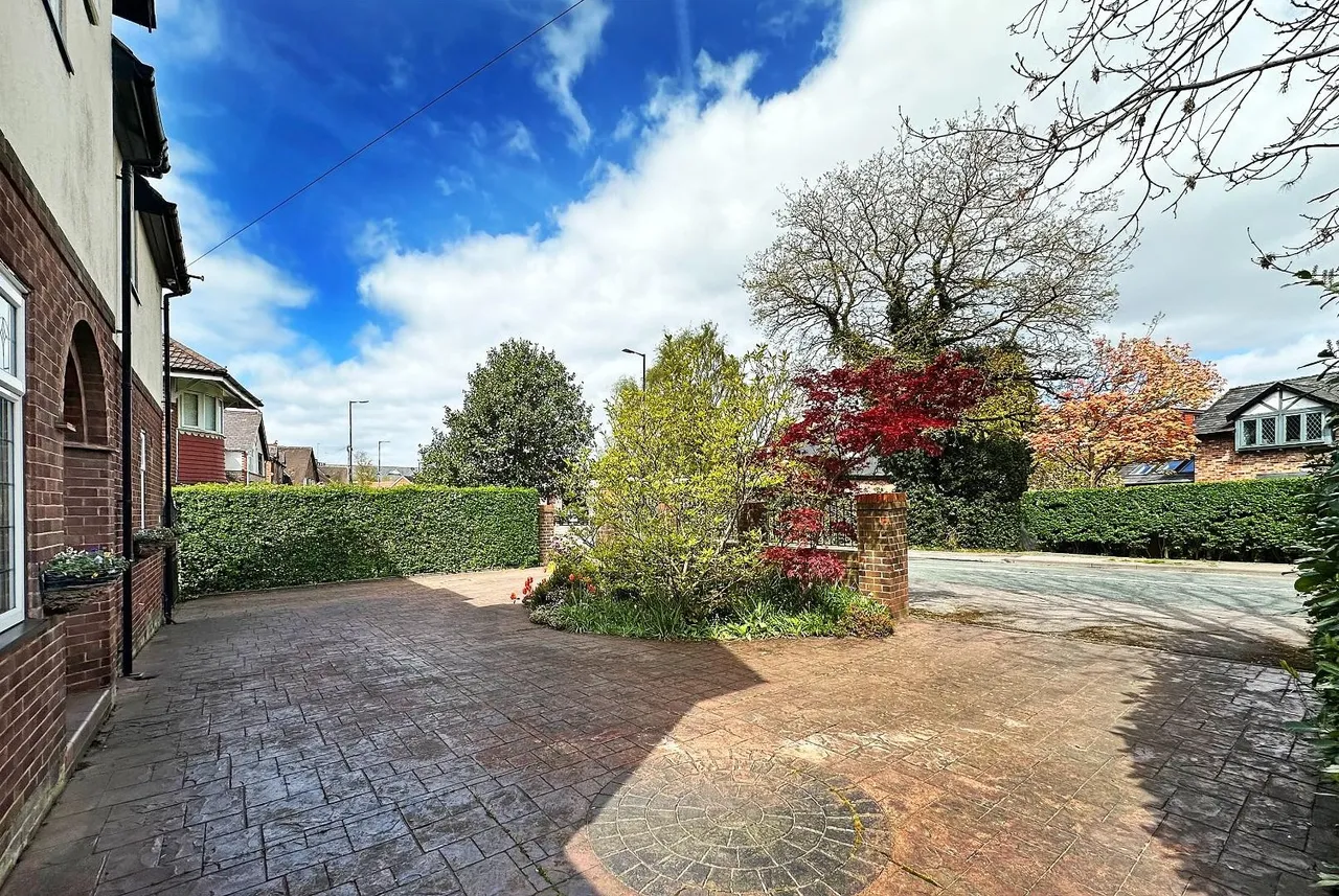 Hale Road, Hale Barns, Cheshire WA15 8TD, photo 44
