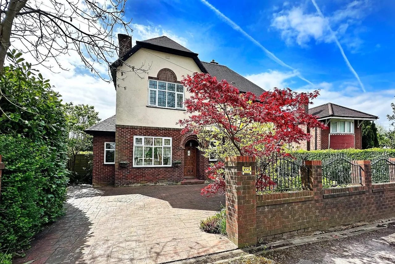 Hale Road, Hale Barns, Cheshire WA15 8TD, photo 46