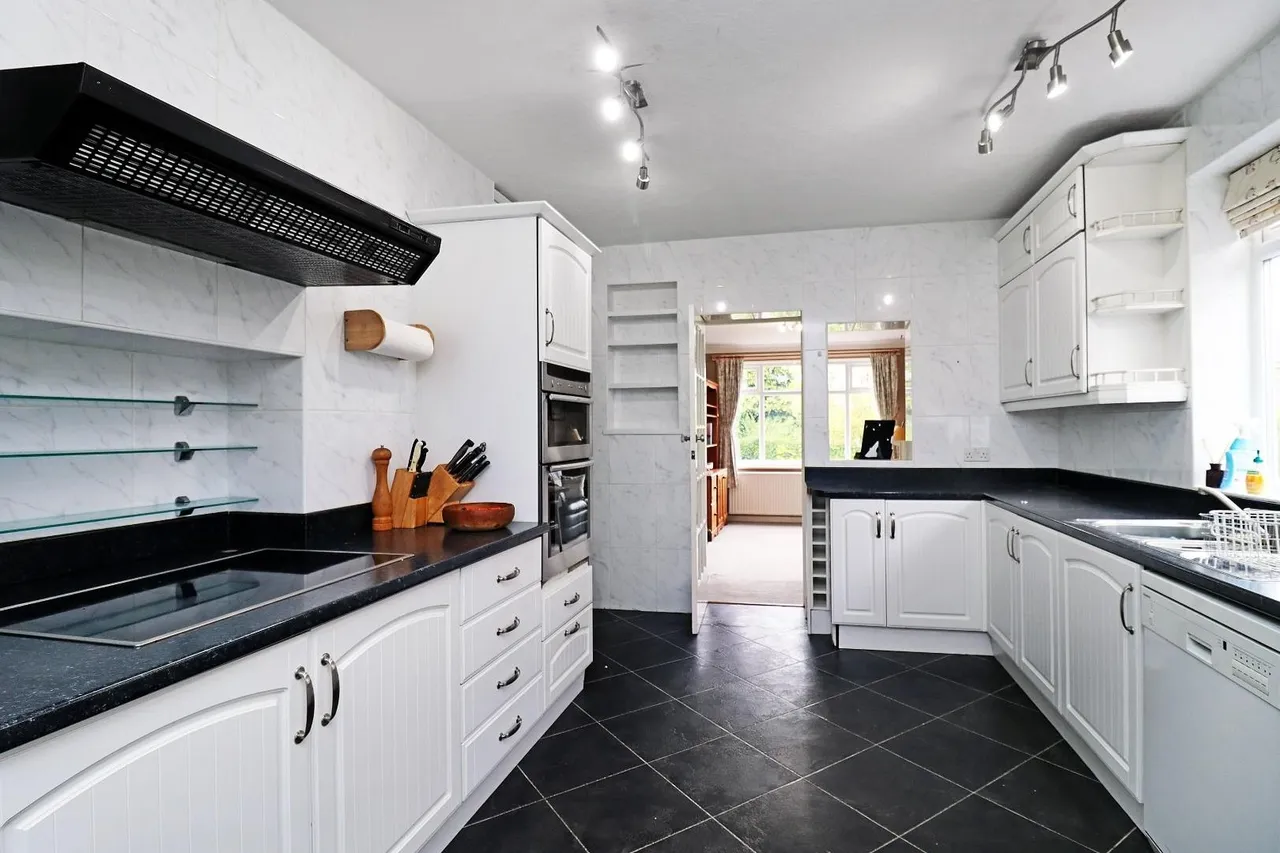 Hale Road, Hale Barns, Cheshire WA15 8TD, photo 7