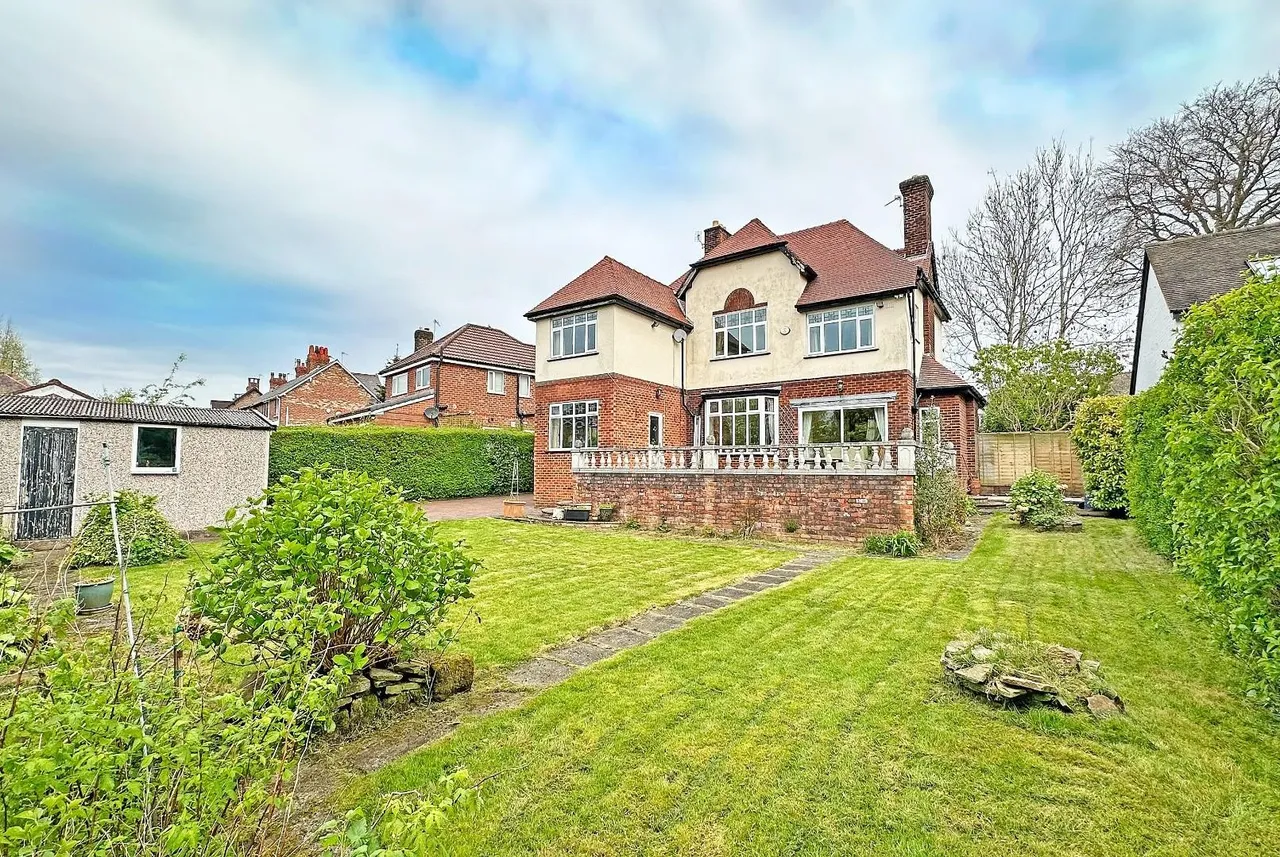 Hale Road, Hale Barns, Cheshire WA15 8TD, photo 4