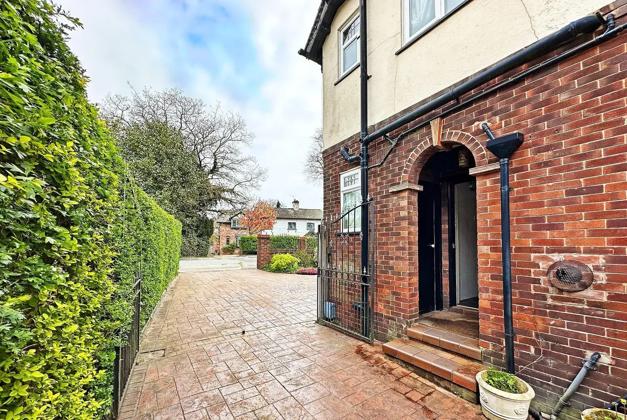 Hale Road, Hale Barns, Cheshire WA15 8TD, photo 17