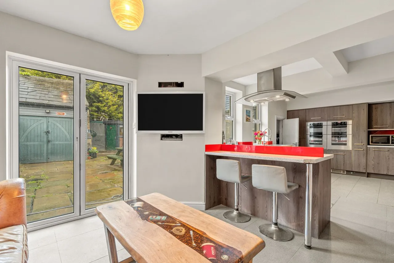Cleckheaton Road, Oakenshaw, photo 4