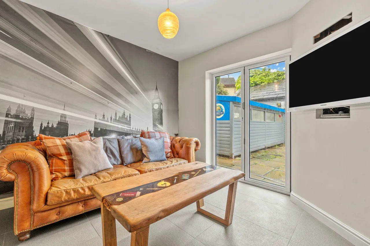 Cleckheaton Road, Oakenshaw, photo 5