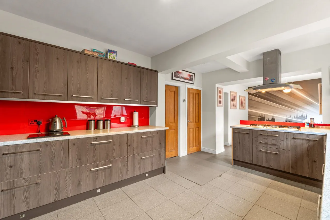 Cleckheaton Road, Oakenshaw, photo 3