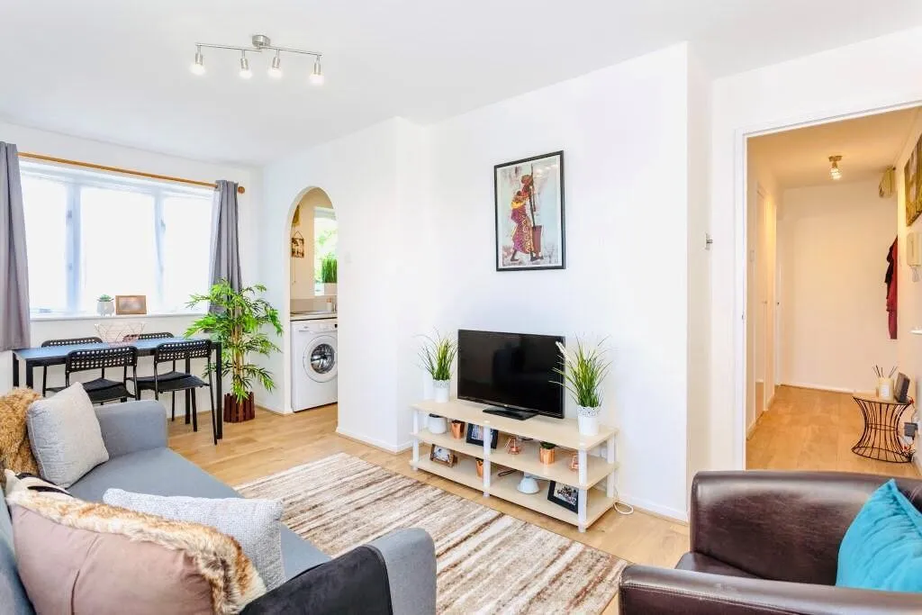 Greenslade, Barking, IG11, photo 2