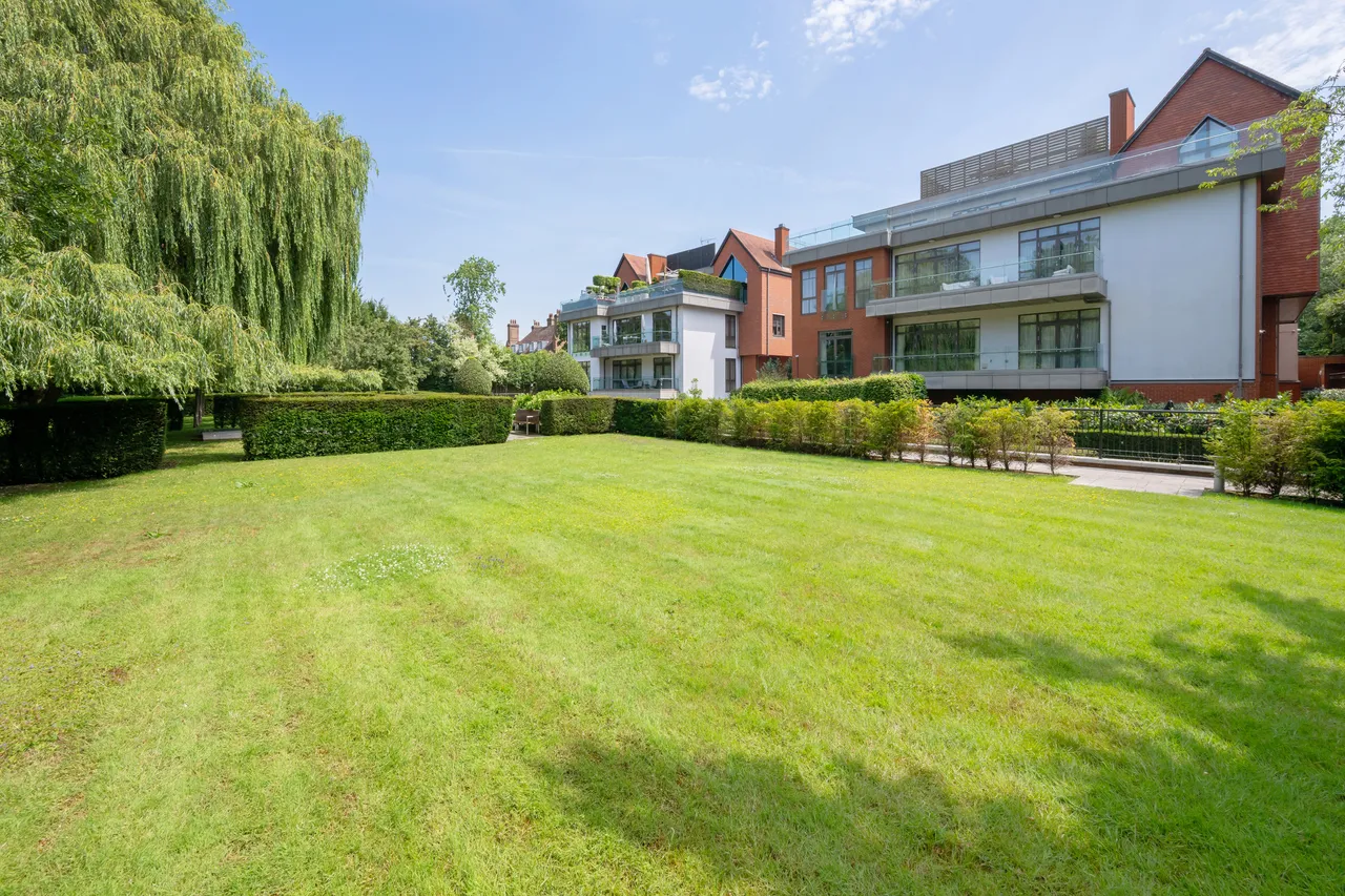 The Bishops Avenue, Finchley, London, photo 9