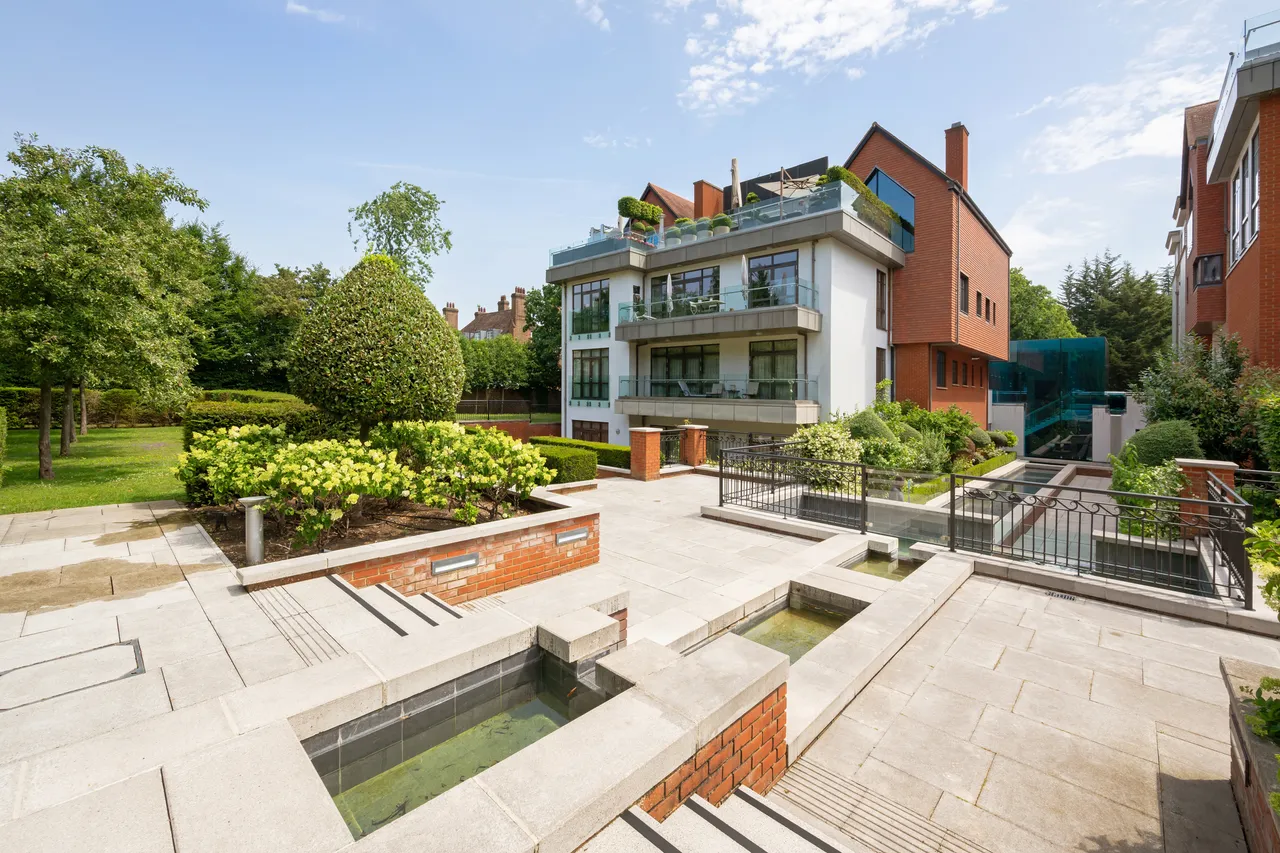 The Bishops Avenue, Finchley, London, photo 8