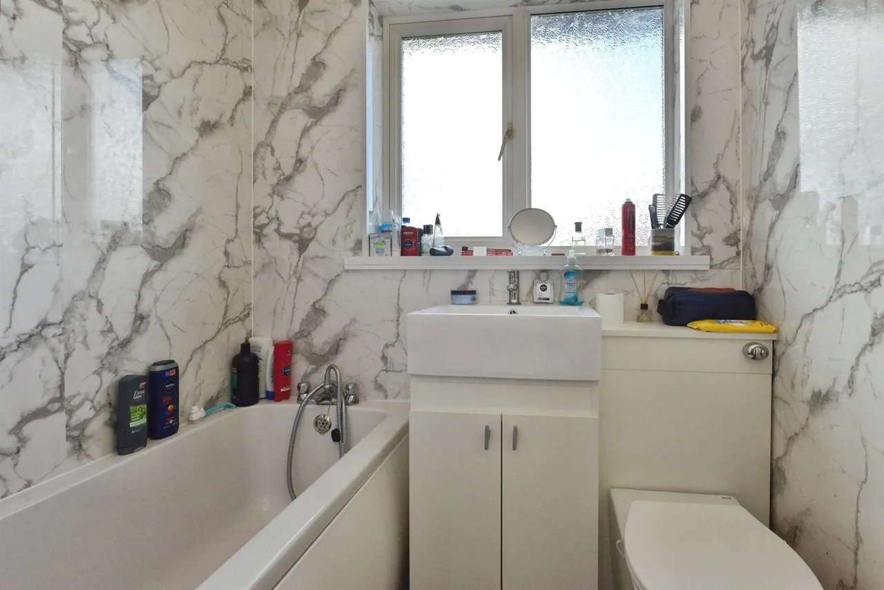 Challacombe, Furzton, Milton Keynes, photo 6