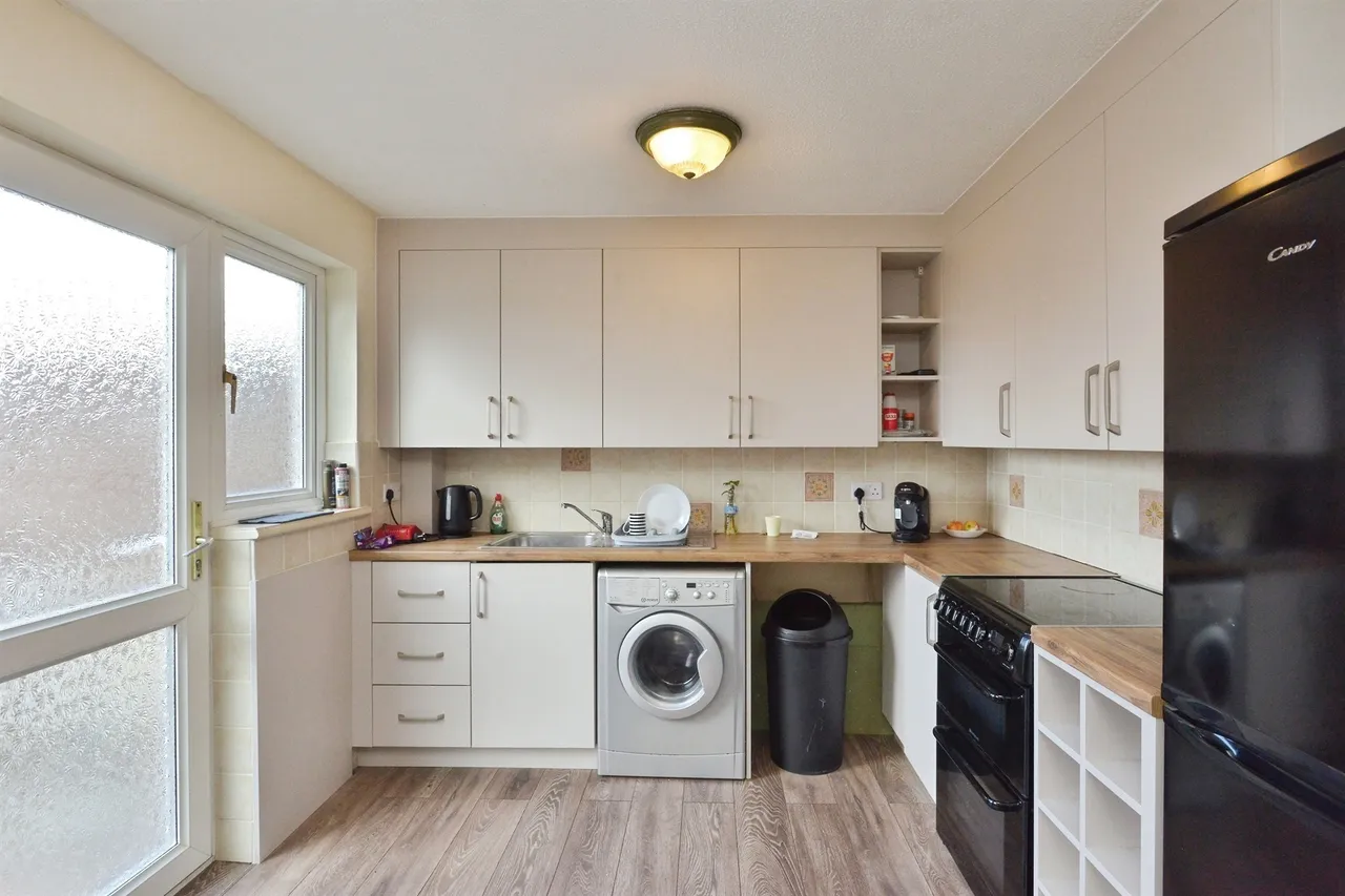 Challacombe, Furzton, Milton Keynes, photo 4
