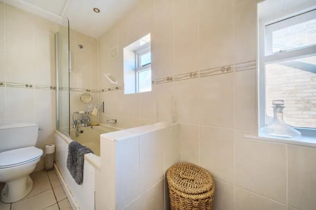 Nicholas Road, Henley-On-Thames, RG9, photo 10