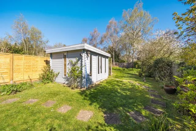 Nicholas Road, Henley-On-Thames, RG9, photo 13