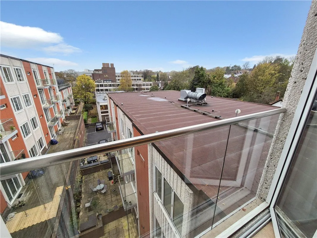Knoll Rise, Orpington, BR6, photo 8