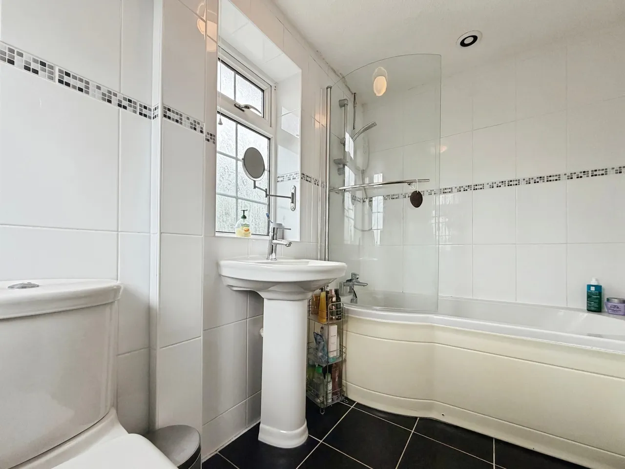 Chiltern Close, Farnborough, Hampshire, GU14 9SF, photo 8