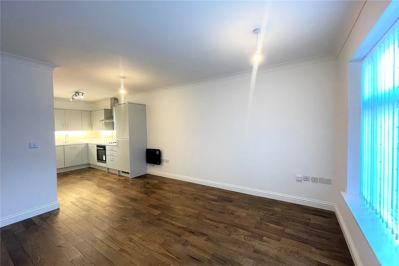 London Road, Camberley, Surrey, GU15 3JJ, photo 10