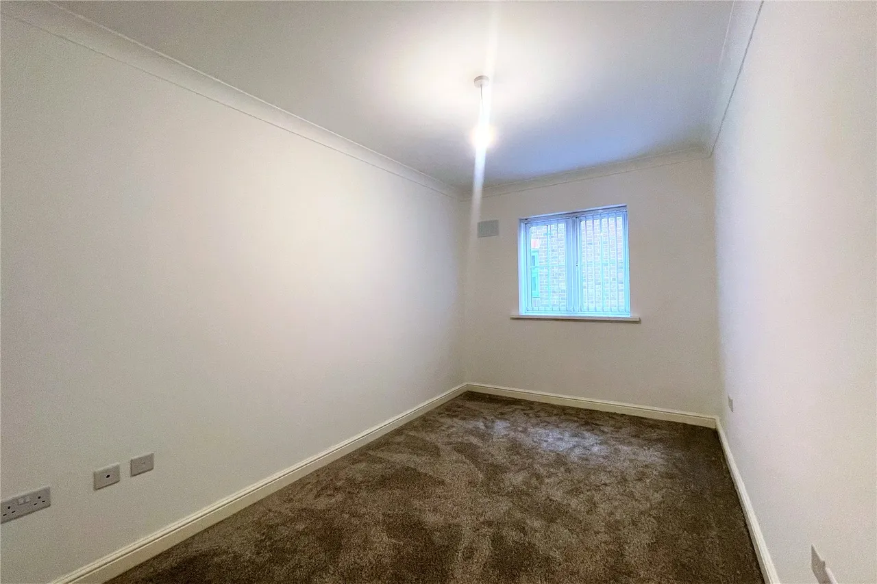 London Road, Camberley, Surrey, GU15 3JJ, photo 7
