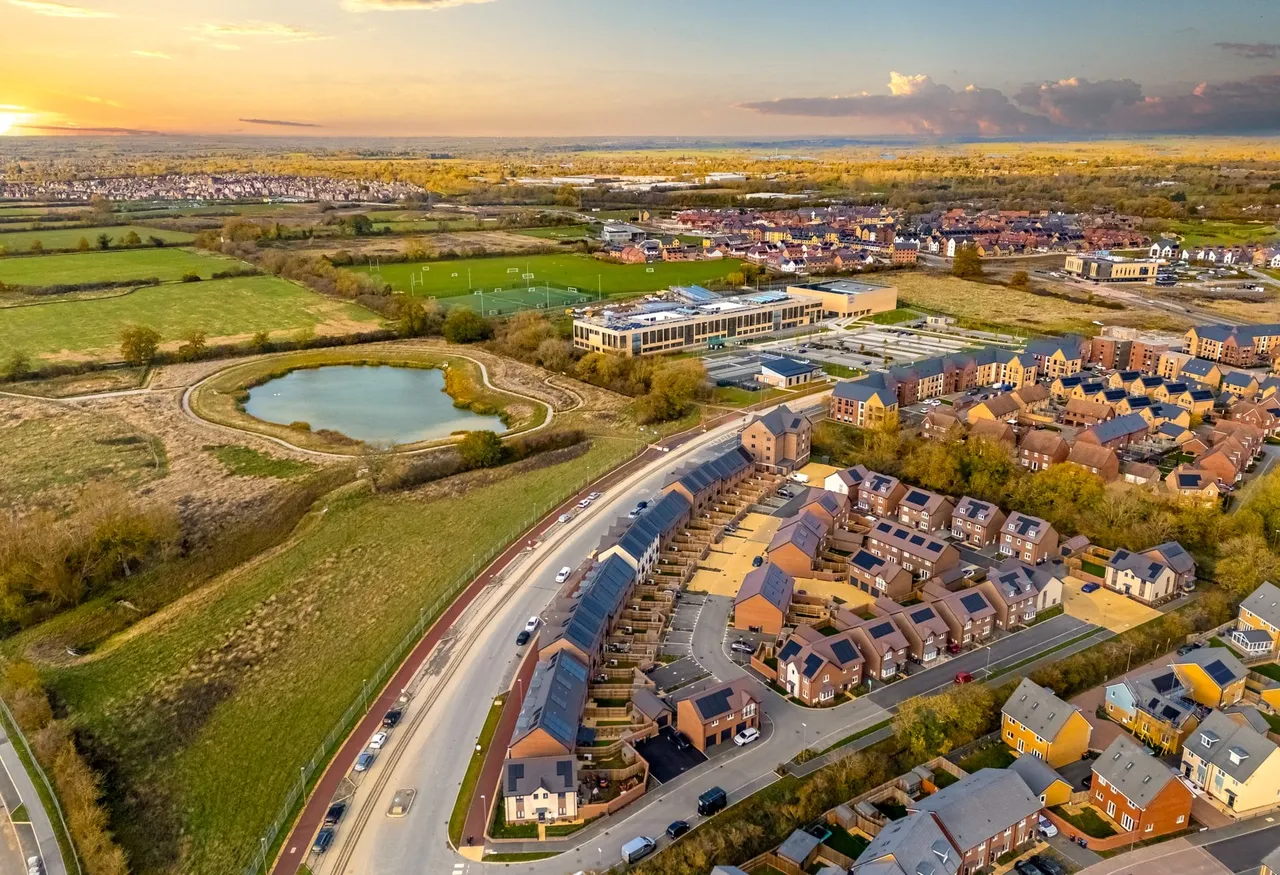 Barrosa Way, Whitehouse, Milton Keynes, MK8 1LN, photo 13