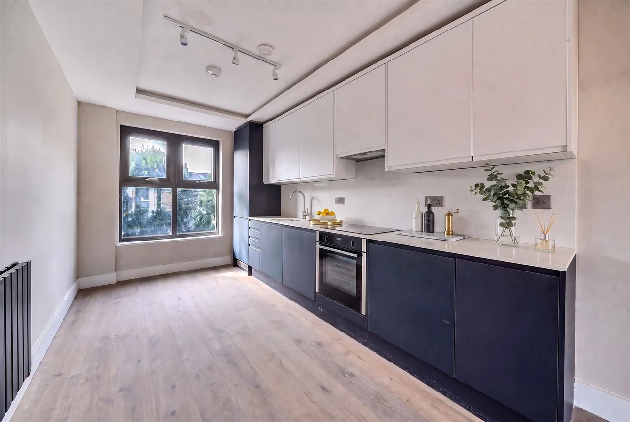 Shepherds Bush Road, W6, photo 7