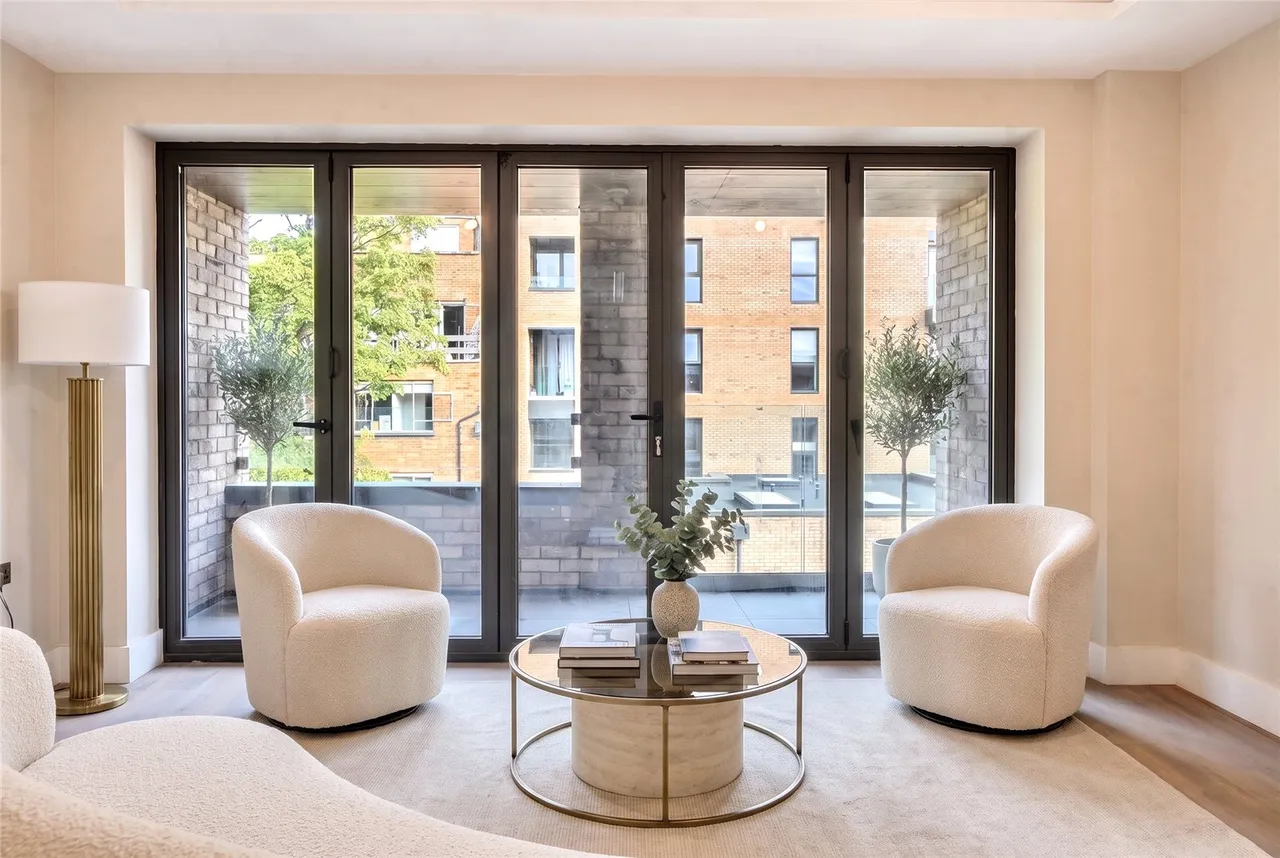 Shepherds Bush Road, W6, photo 3