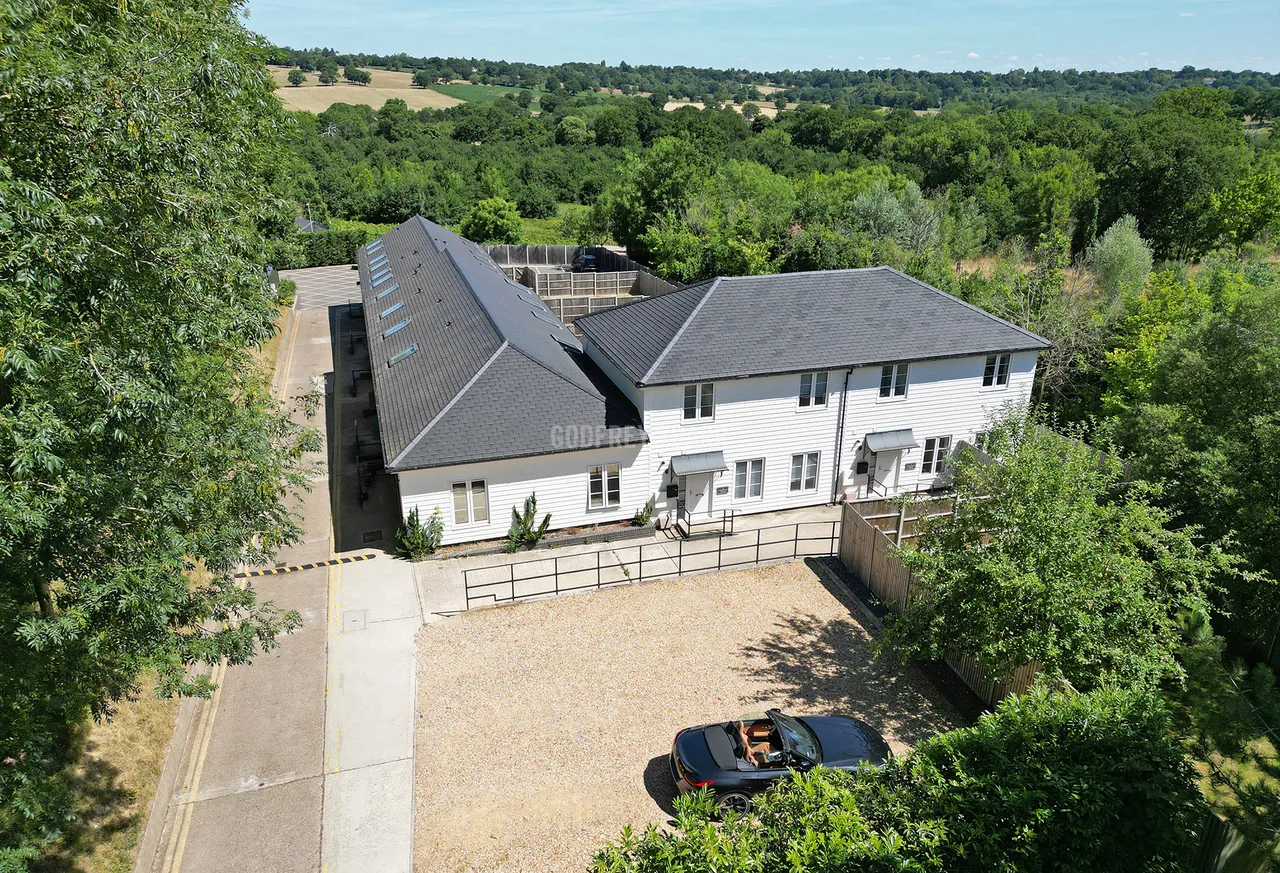 3 bed house for sale, St Vincents Lane, Mill Hill Village, NW7