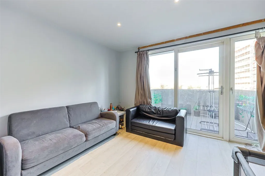 2 bed flat for sale, Moorhen Drive, Hendon, NW9