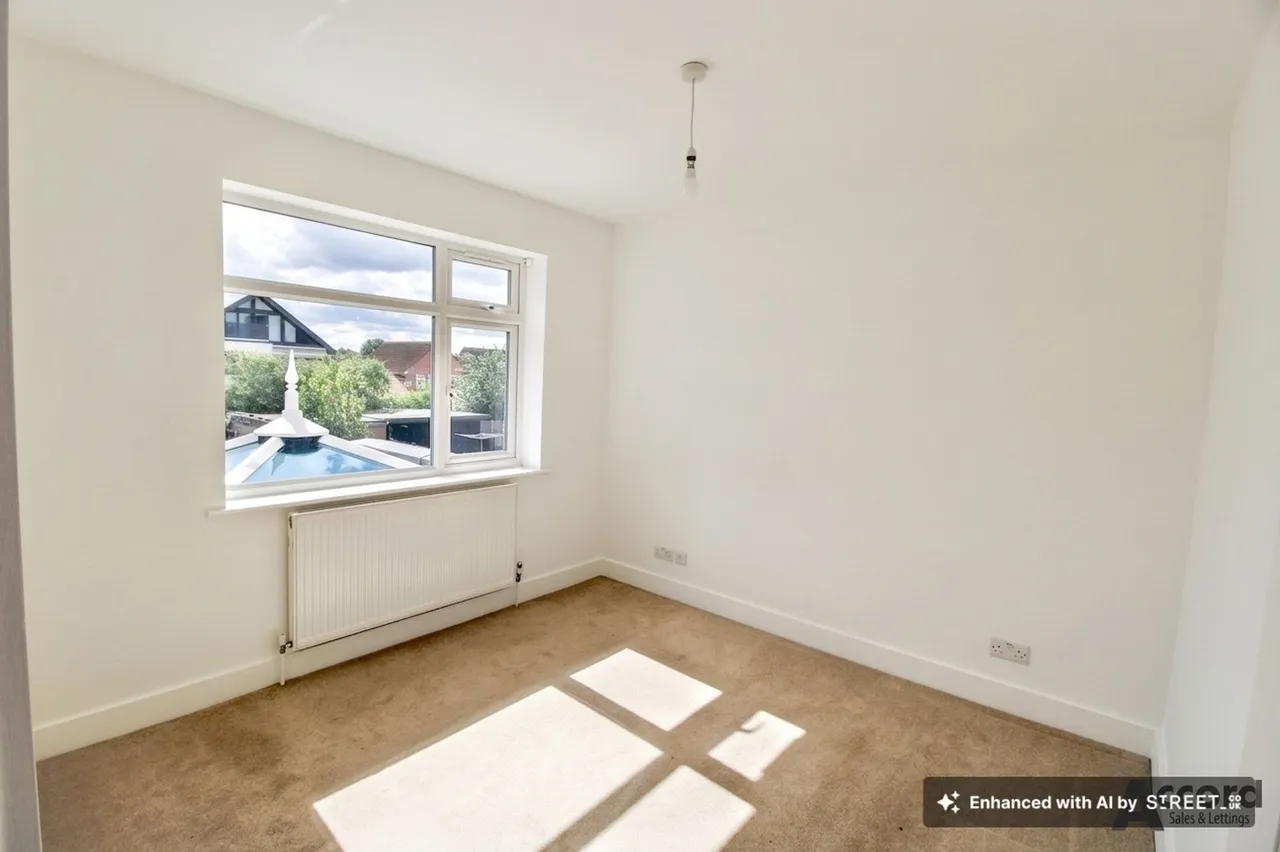 Macdonald Avenue, Hornchurch, RM11, photo 21