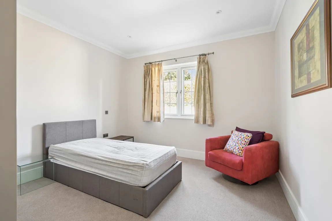 Flat Pelican Court, Northwood, HA6, photo 10