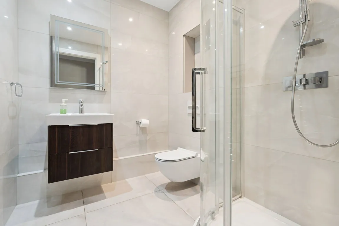 Flat Pelican Court, Northwood, HA6, photo 6