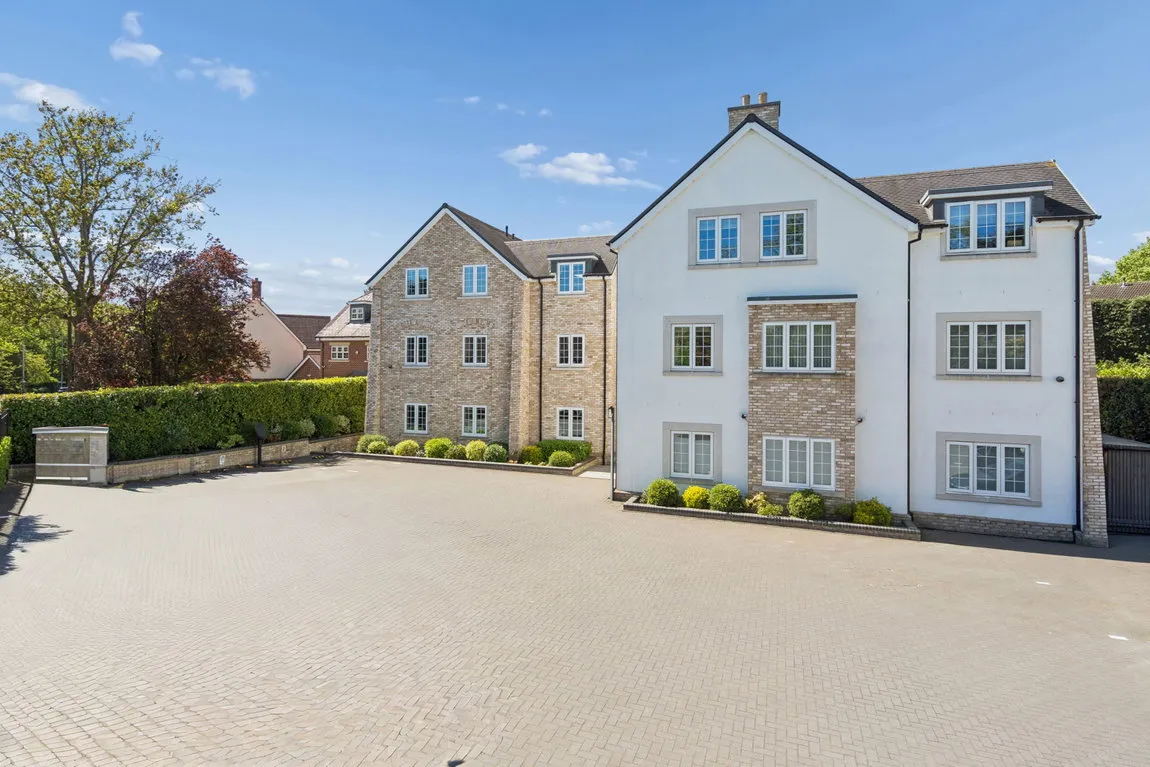 3 bed flat for sale, Flat Pelican Court, Northwood, HA6