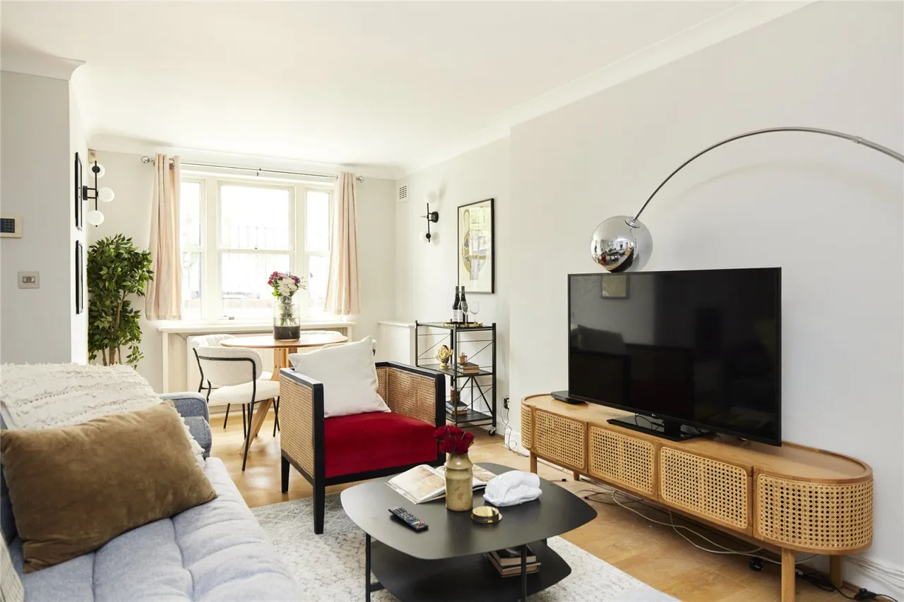 Upper Richmond Road, Putney, photo 2