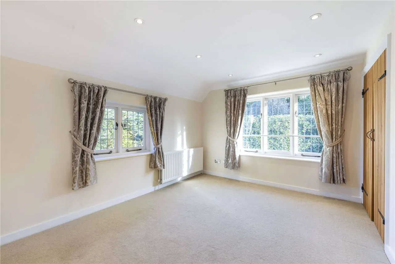 Gravelpits Lane, Gomshall, Guildford, Surrey, GU5 9LX, photo 9
